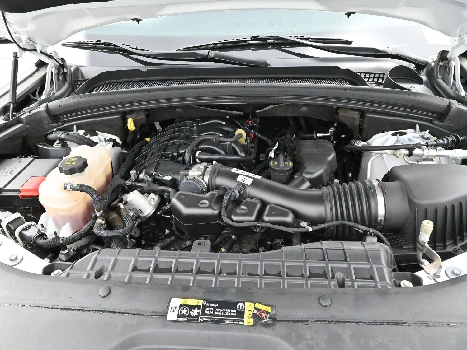 Used 2023 White Jeep Altitude image 30