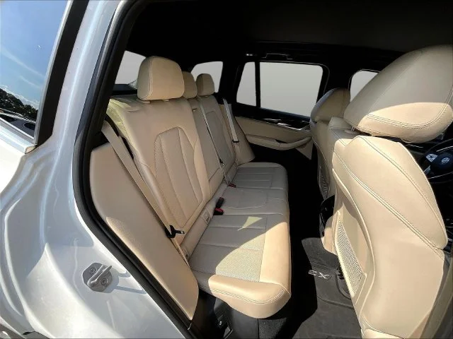 Used 2022 White BMW sDrive30i image 28