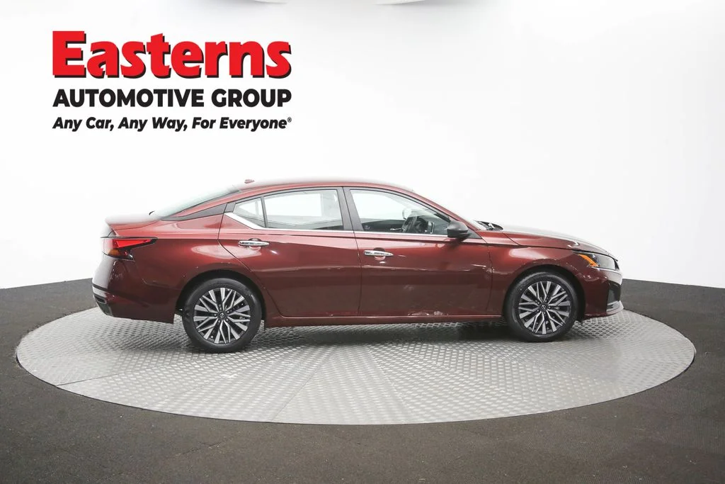 Used 2025 Red Nissan 2.5 SV image 40
