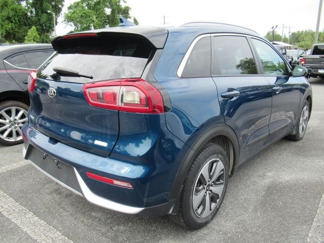 Used 2019  Kia LX image 4