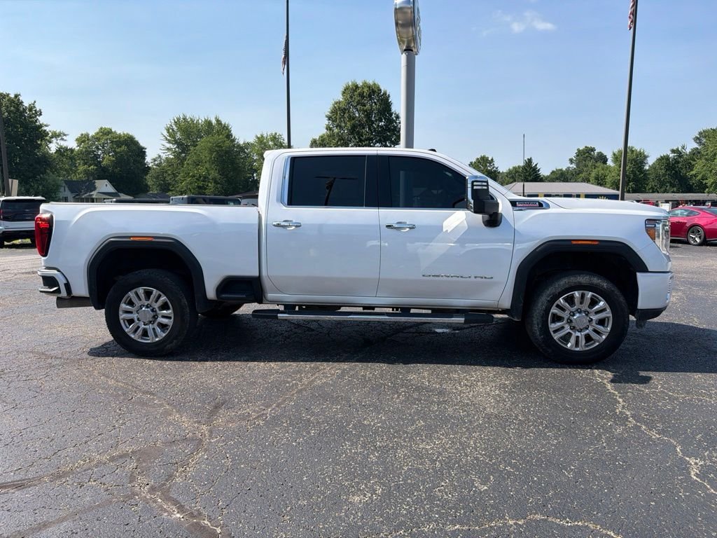 Used 2023 White GMC Denali image 11