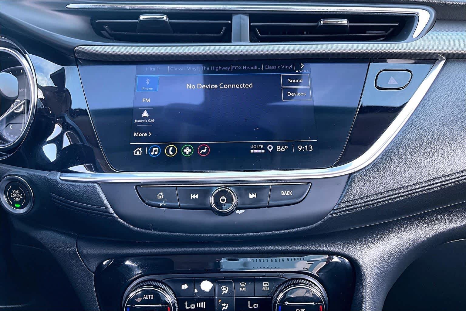 Used 2022 WHITE FROST TRICOAT Buick Select image 33