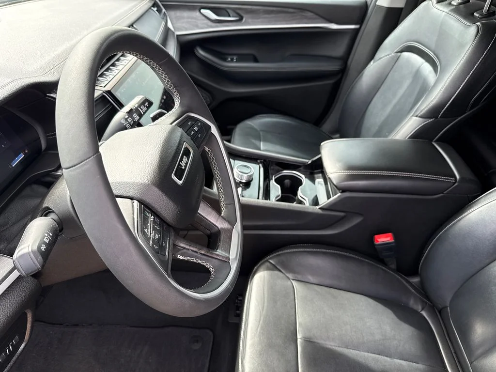 Used 2023 Black Jeep Limited image 19