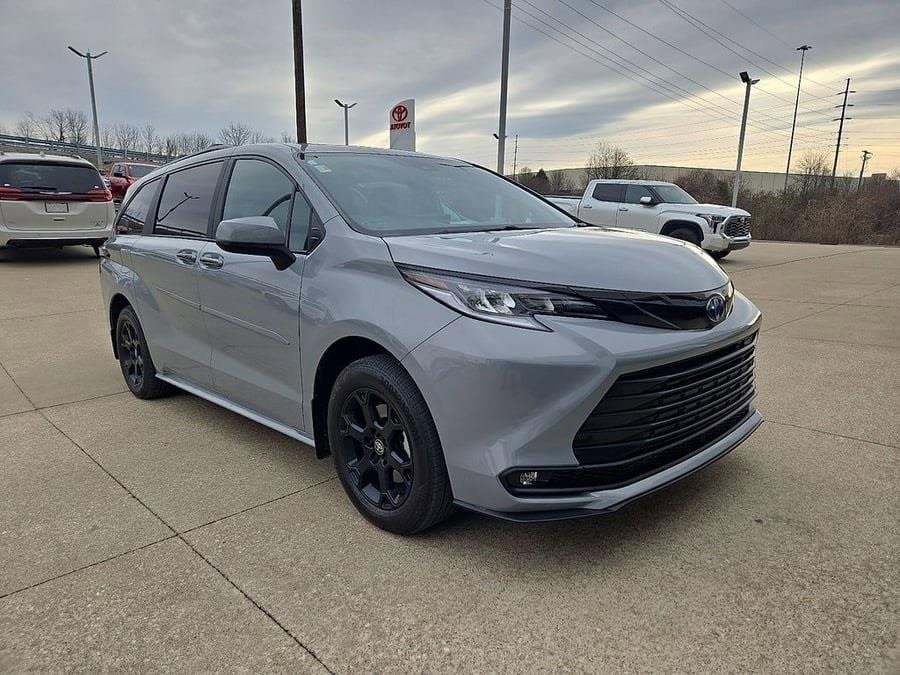 2025 TOYOTA SIENNA - Image 5