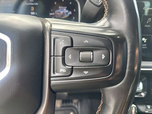 Used 2024 White GMC AT4 image 26