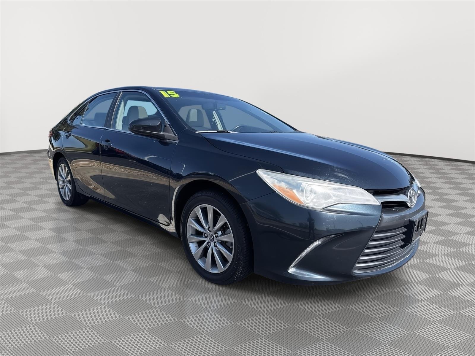 Used 2015 Cosmic Gray Mica Toyota XLE image 11