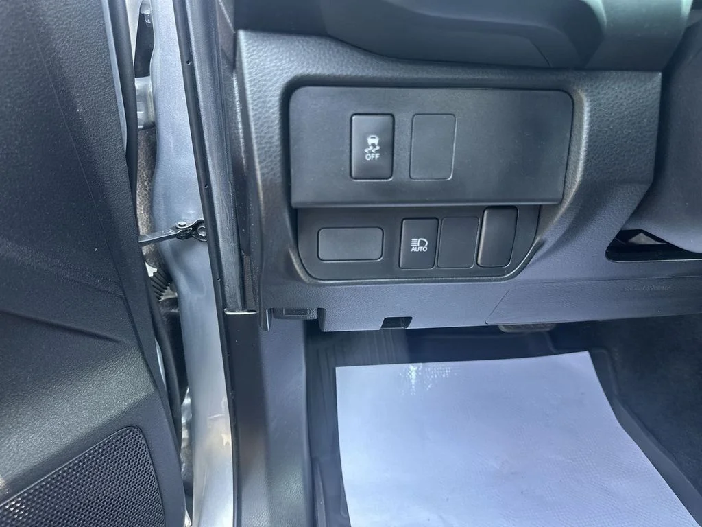 Used 2022 Silver Toyota SR image 20
