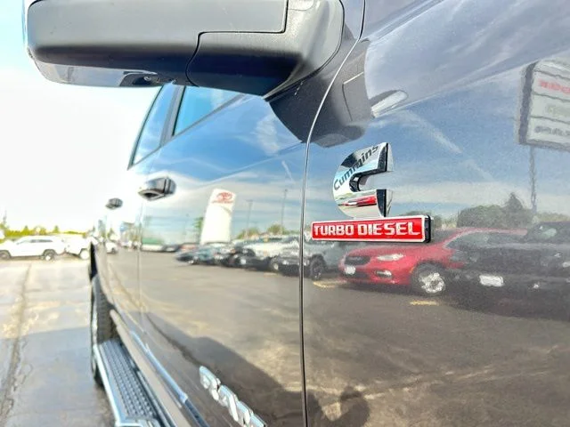 New 2026 Granite Crystal Metallic Clear-Coat Exterior Paint RAM Laramie image 14