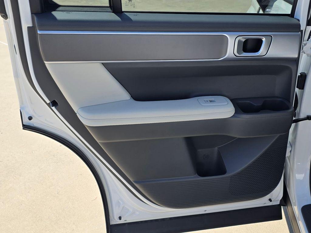 New 2026 White Hyundai SEL FWD image 19