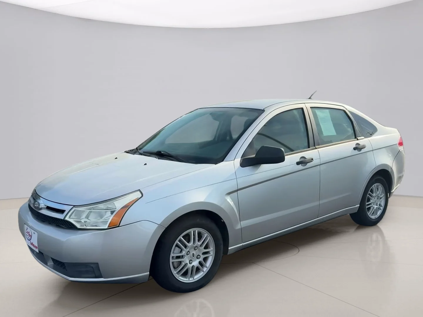 Used 2010 Silver Ford SE image 1