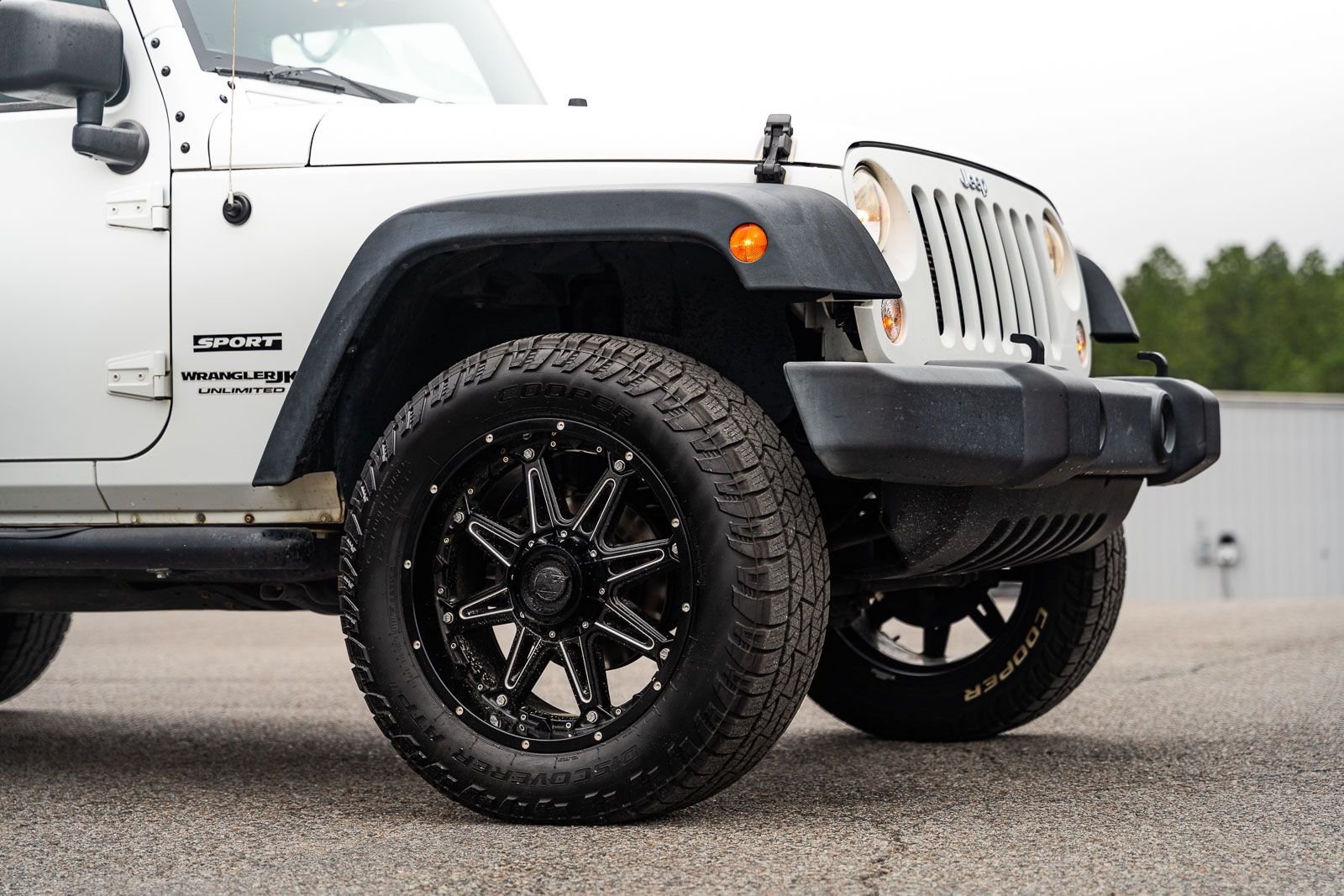 Certified Used 2018 White Jeep Unlimited Sport image 9