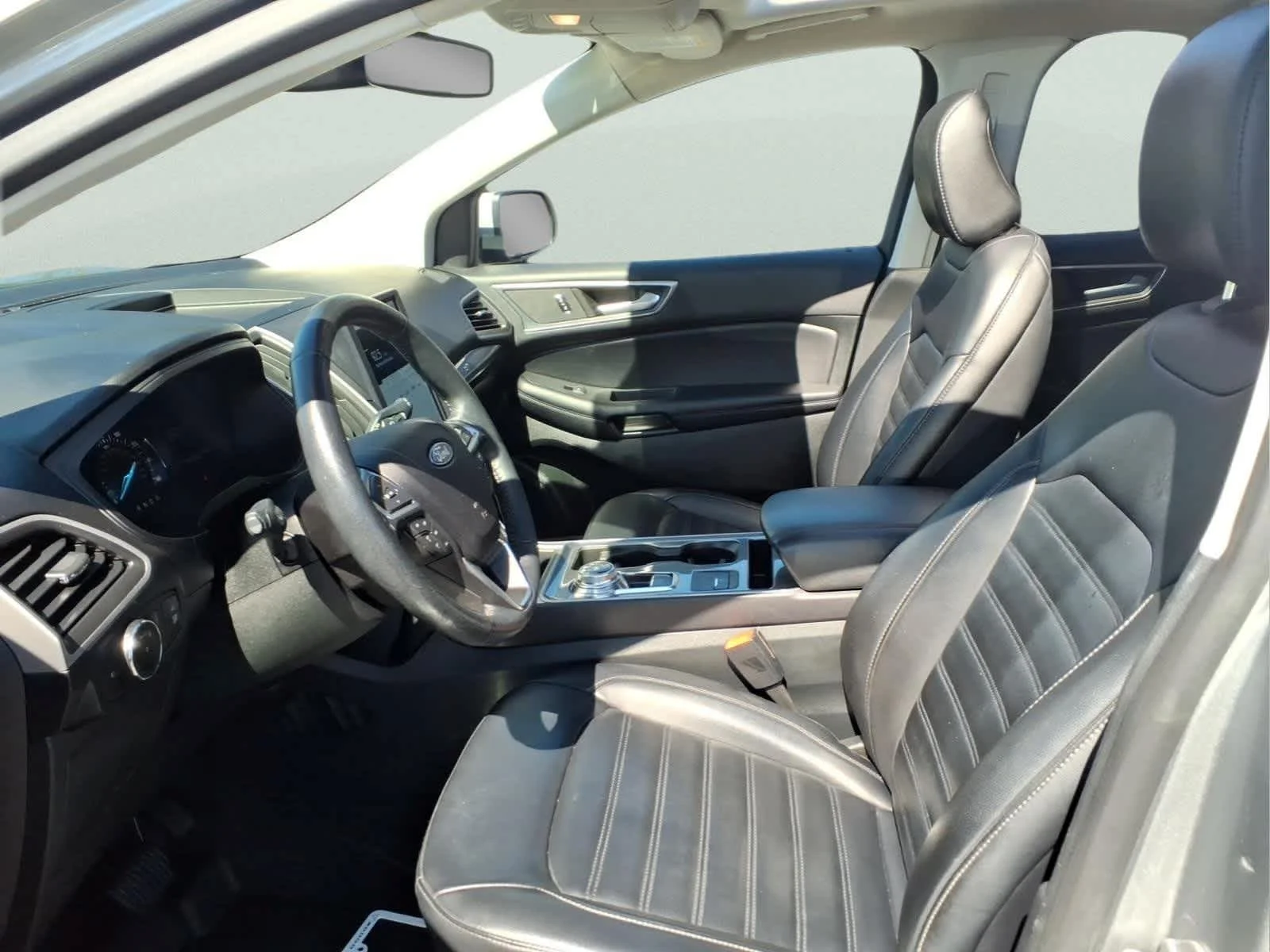 Used 2023 Iconic Silver Ford SEL image 18