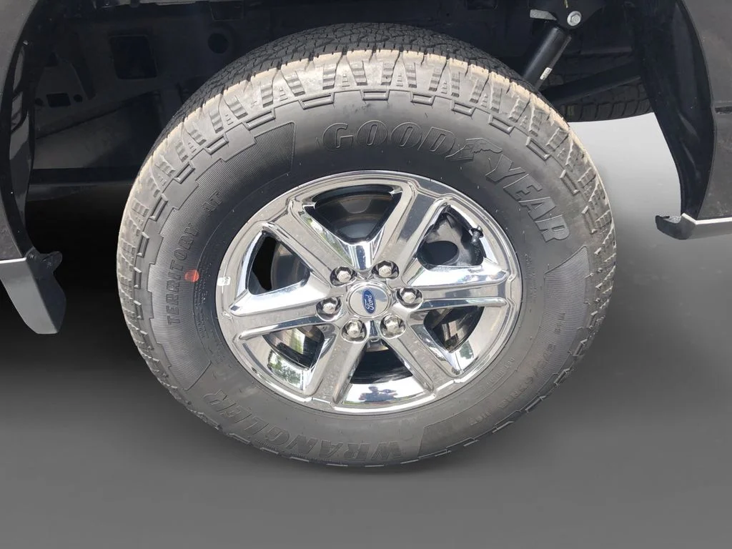 Used 2025 Black Ford XLT image 8