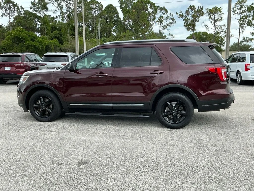 Used 2018 Red Ford XLT image 6