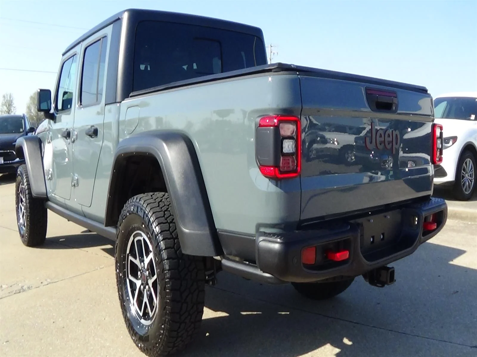 Used 2024 Anvil Clear Coat (pds) Jeep Rubicon image 8