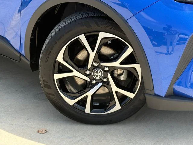 Certified Used 2021 BLUE ECLIPSE MET Toyota XLE image 2