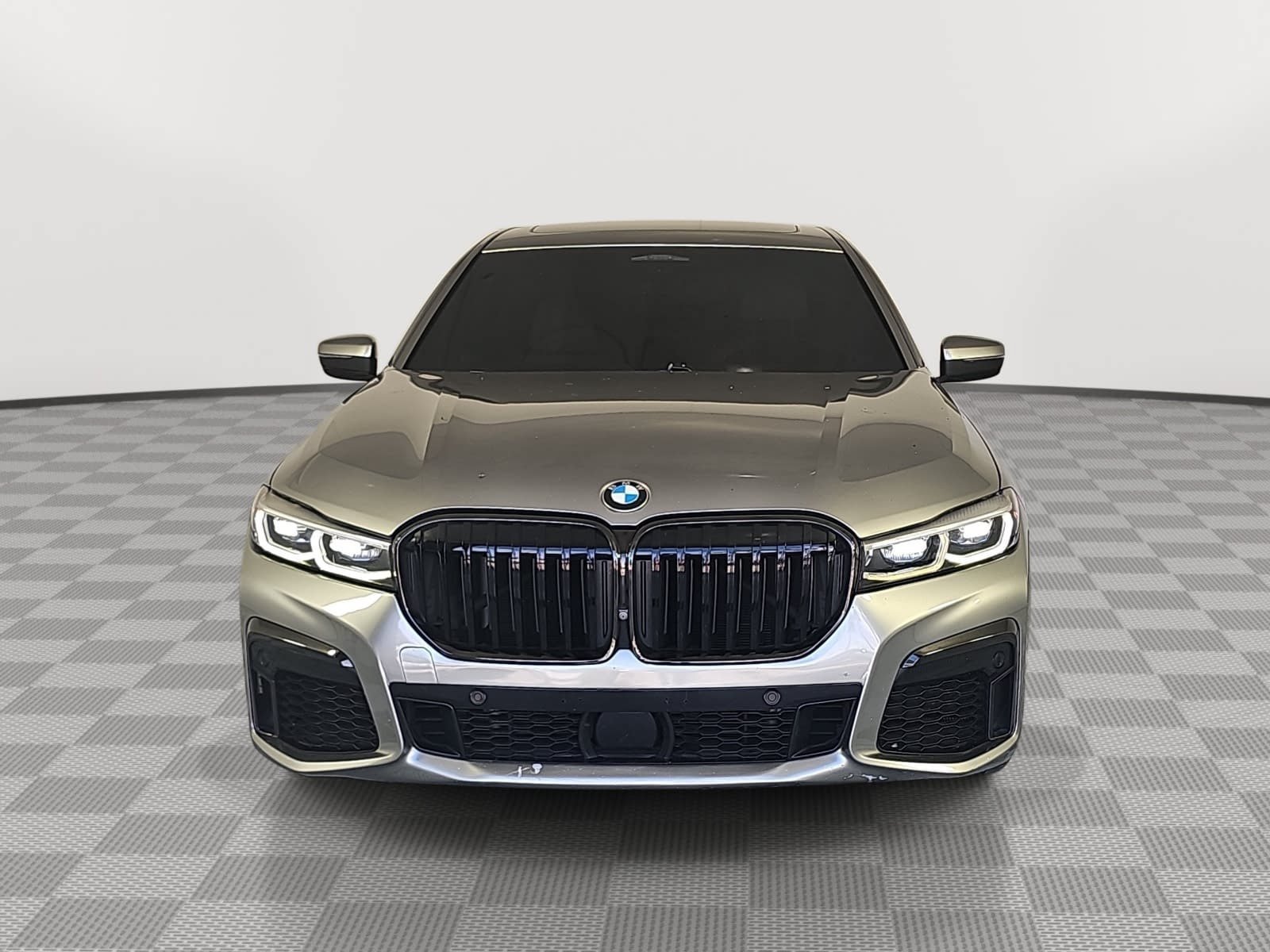 Used 2021 Gray BMW 740i image 3