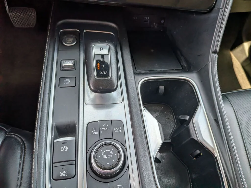 Used 2023 Black INFINITI LUXE image 27