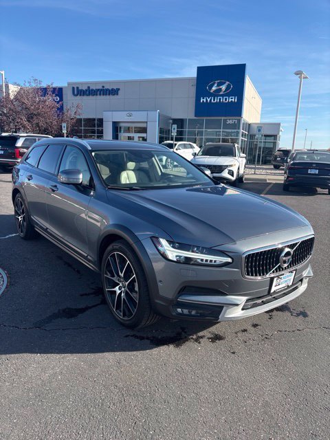 2020 Volvo V90 Cross Country