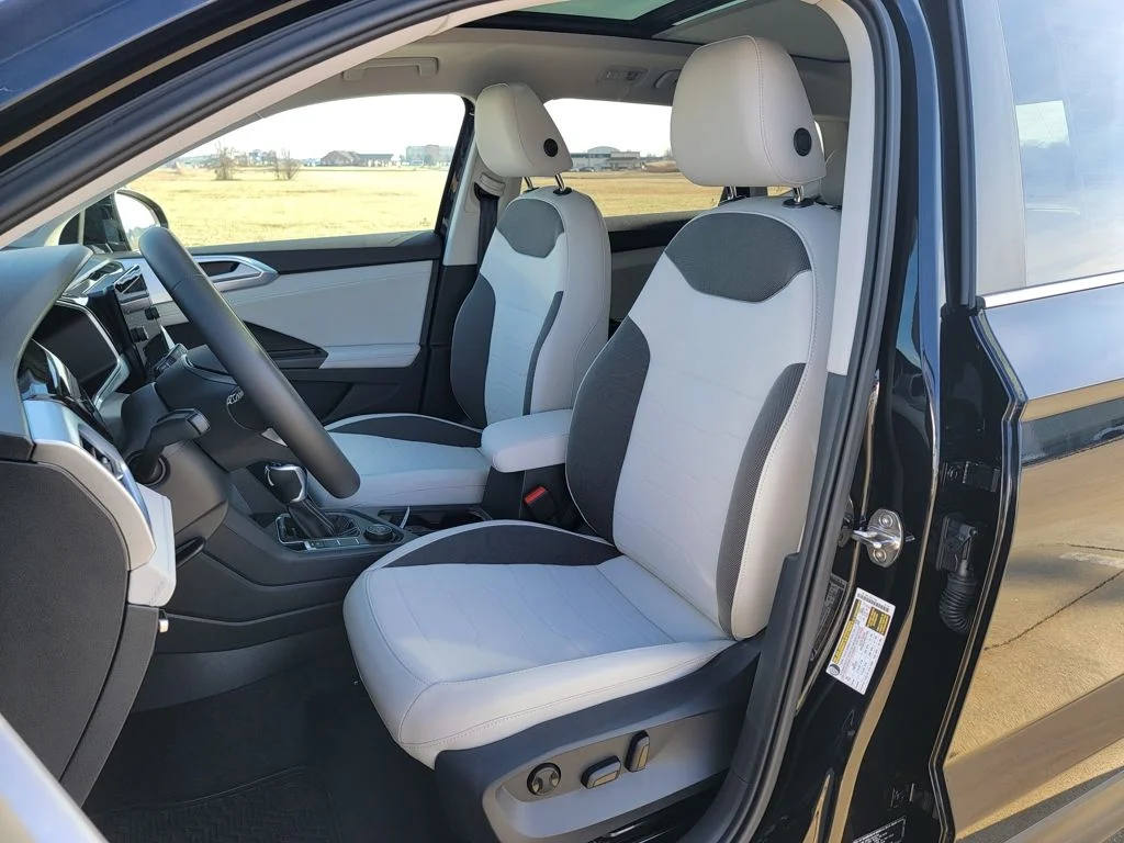 2026 Volkswagen Taos SE - Photo 25