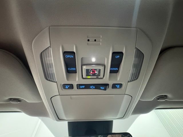 Used 2020 White Toyota XLE image 40