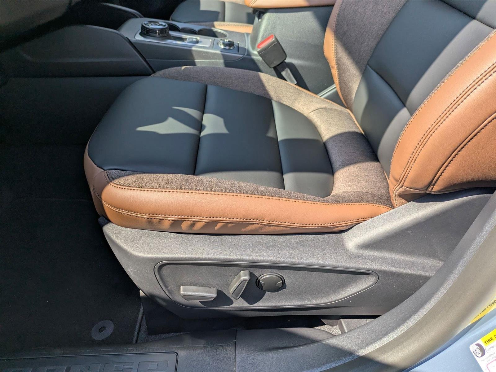 New 2026 Azure Gray Metallic Tri-Coat Ford Outer Banks® image 15