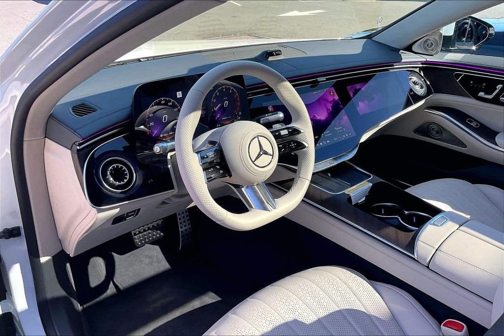 New 2027 MANUFAKTUR Moonlight White Metallic Mercedes-Benz S 500 image 6