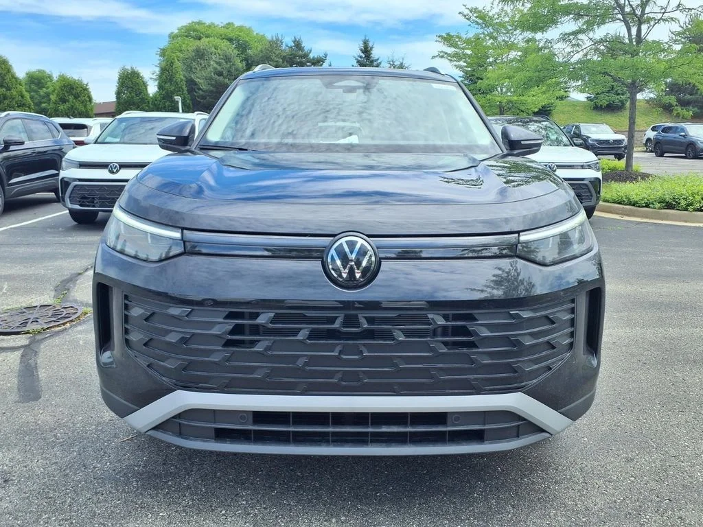 New 2026 Deep Black Pearl Volkswagen 2.0T SE image 6