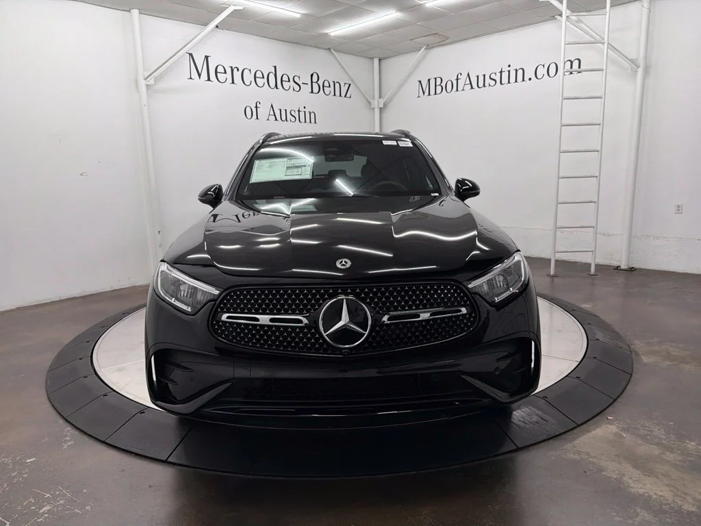 New 2027 Black Mercedes-Benz GLC 300 image 2