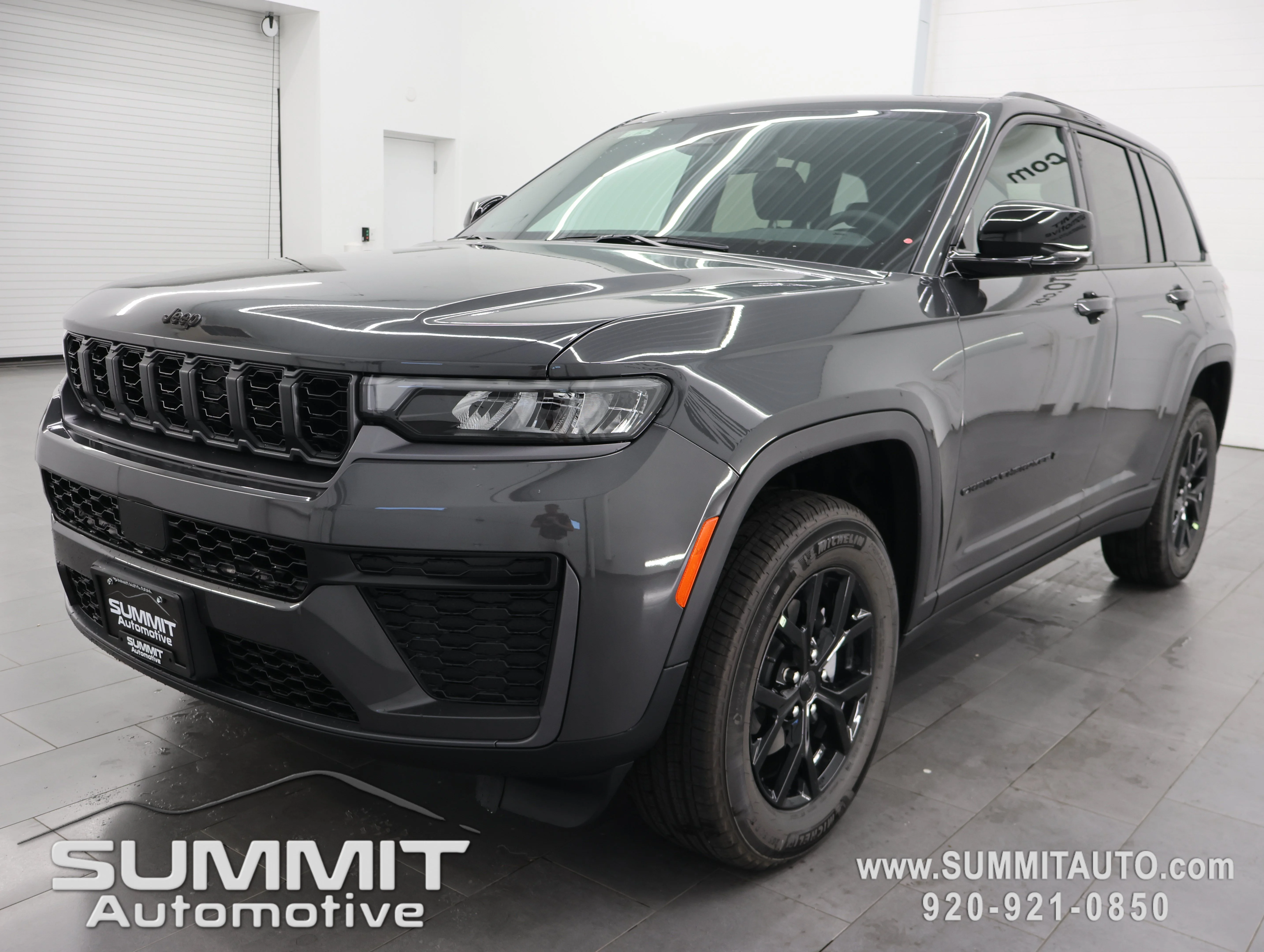 New 2026 Baltic Gray Metallic Clearcoat Jeep Altitude image 7
