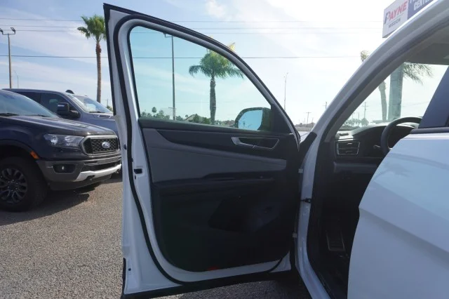 New 2026 Opal White Pearl Volkswagen 2.0T Peak Edition image 15