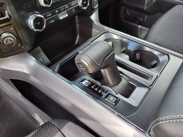 New 2026 Oxford White Ford XLT image 14