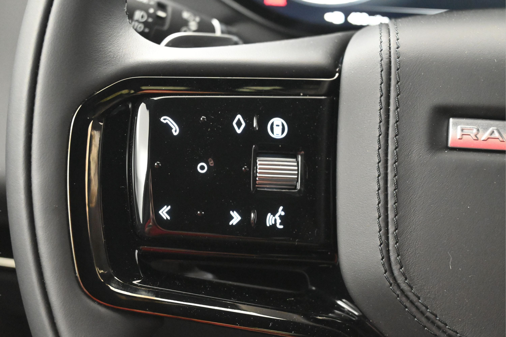 New 2026  Land Rover Dynamic SE image 16
