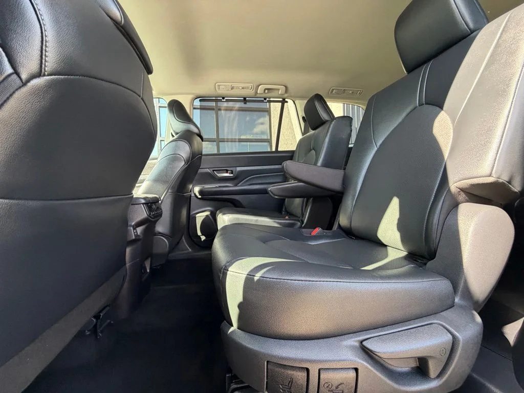 Used 2025 Beige Toyota XLE image 21