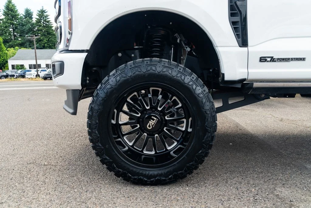 Used 2025 White Ford Platinum image 5
