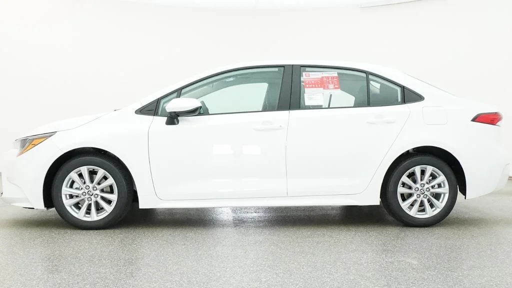 New 2026 Ice Cap Toyota LE image 2
