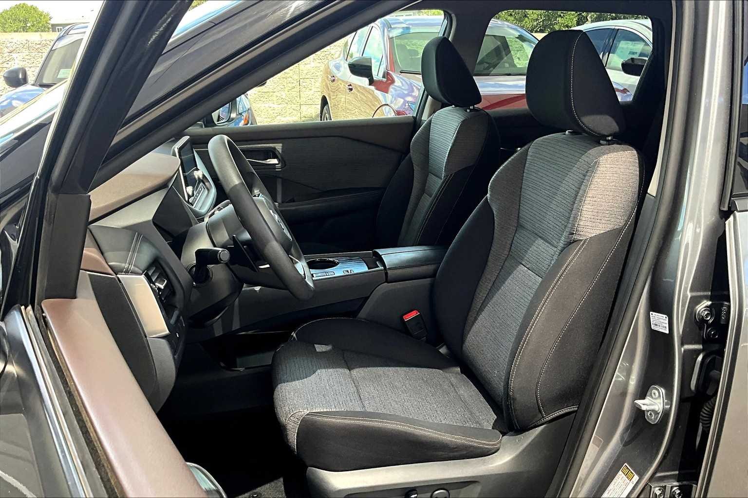 Used 2021 Gun Metallic Nissan SV image 8