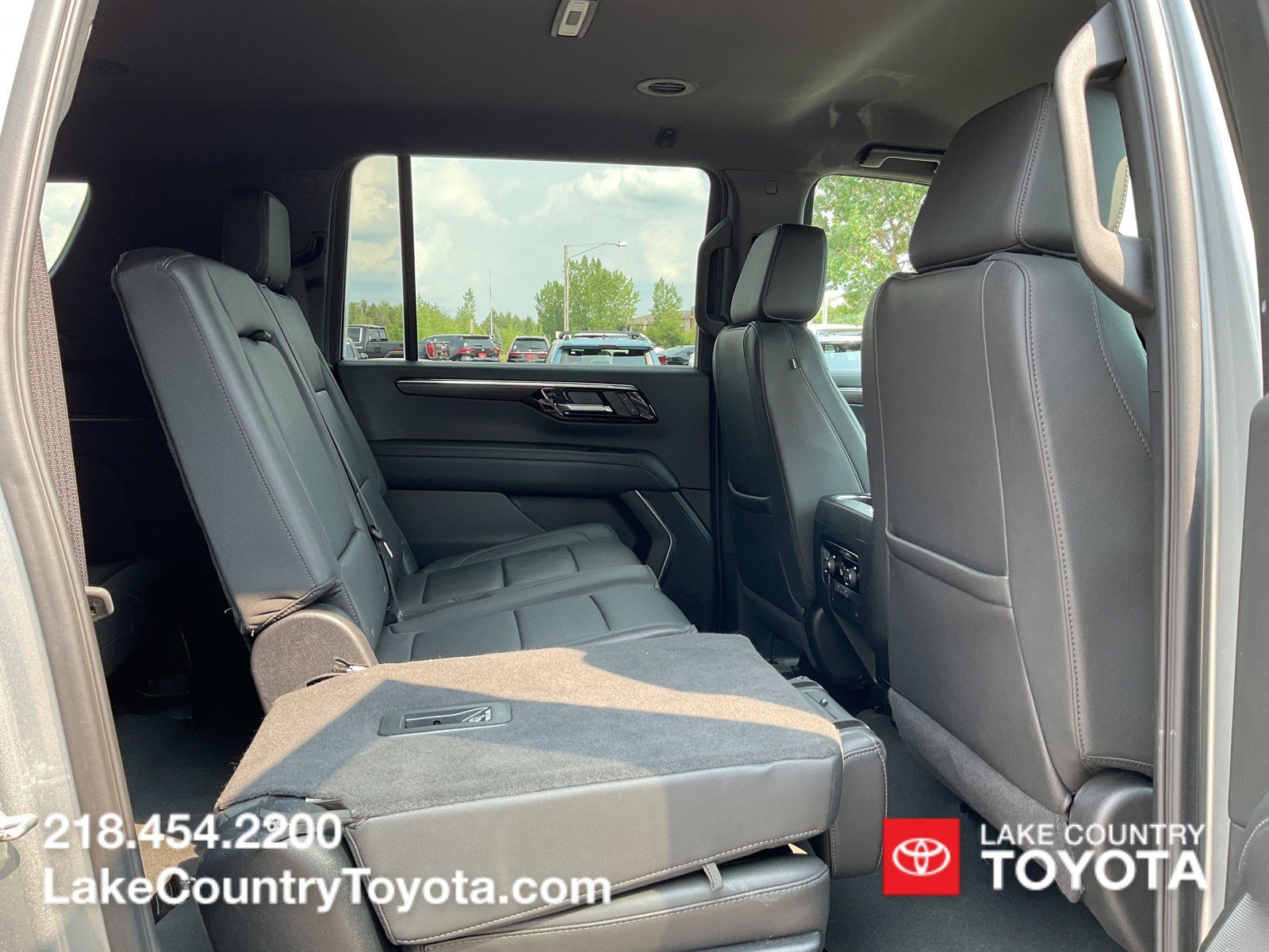 Used 2025 Gray Chevrolet Z71 image 15