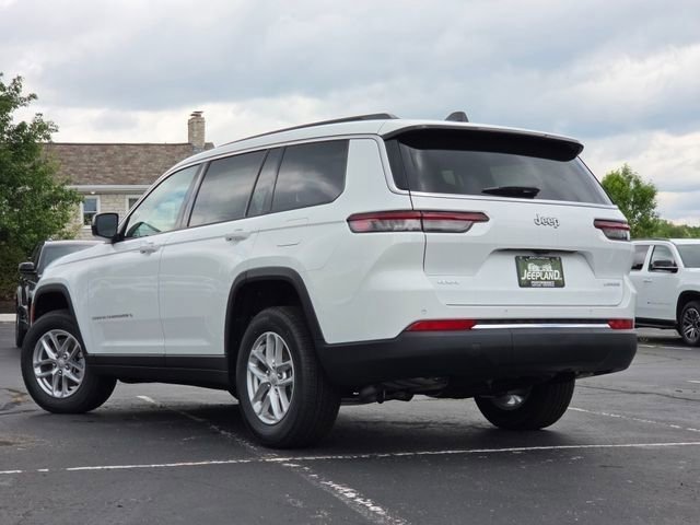 New 2026 Bright White Clear-Coat Exterior Paint Jeep Laredo image 25