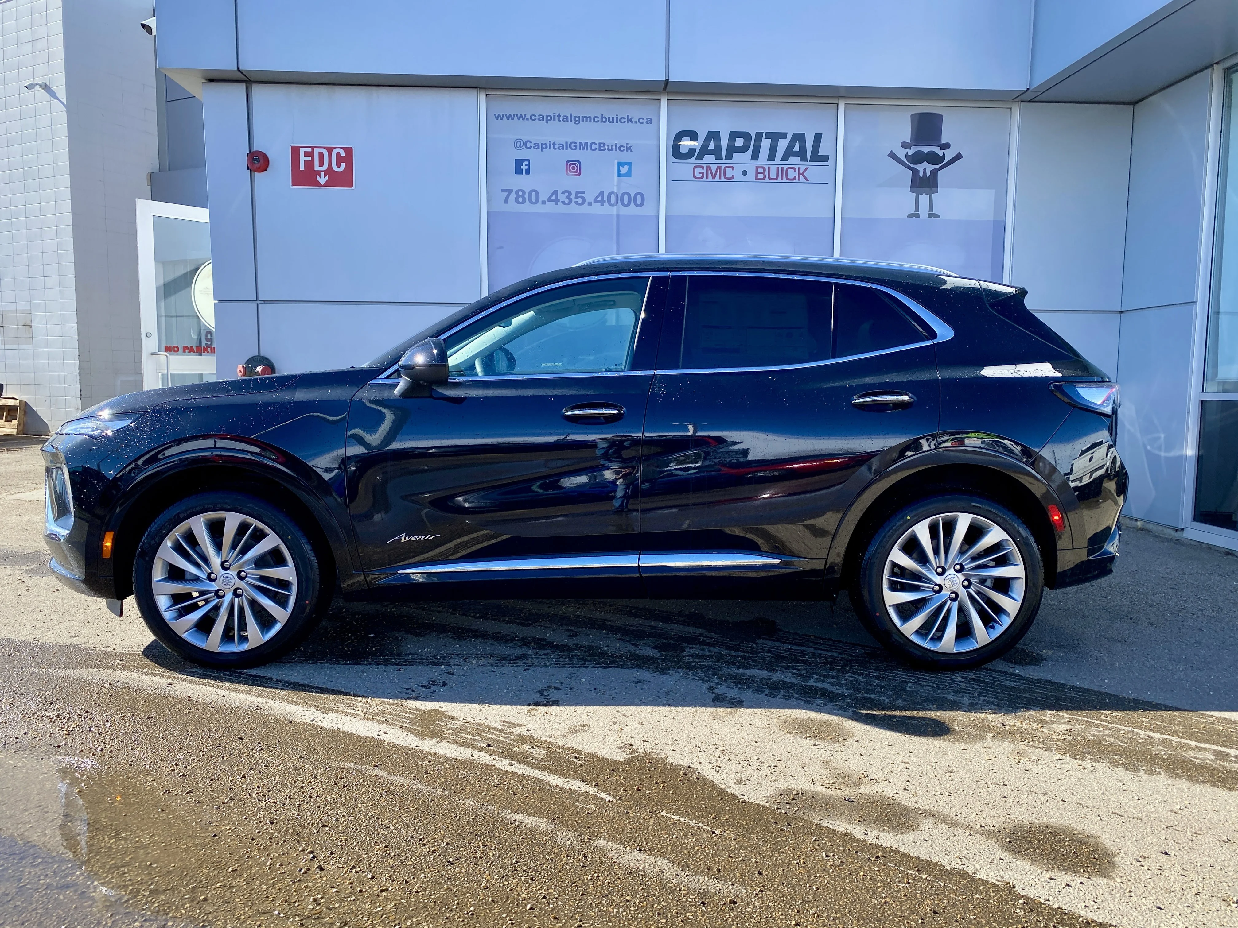 New 2026 EBONY TWILIGHT METALLIC Buick Avenir image 3