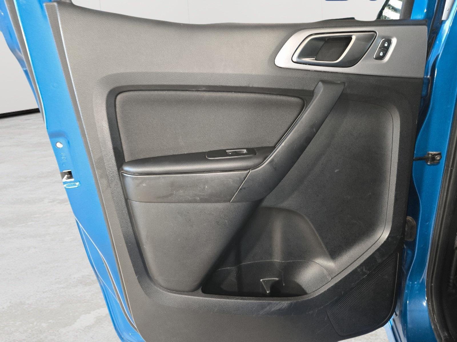 Used 2022 Velocity Blue Ford XLT image 29