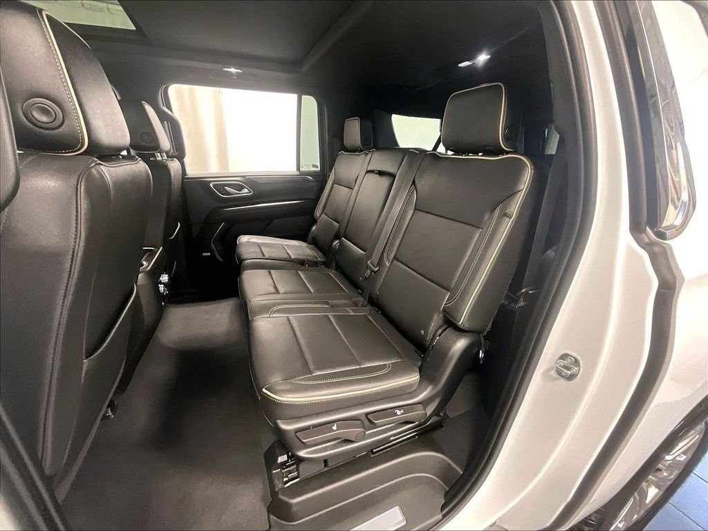 Used 2023 White GMC SLT image 15