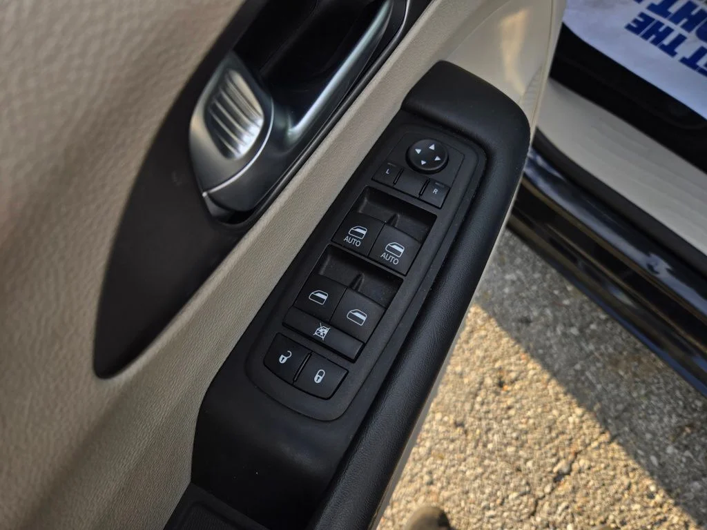 Used 2023 Black Chrysler Touring L image 12