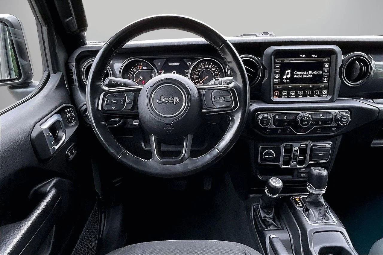 Used 2022 Gray Jeep Sport Altitude image 12