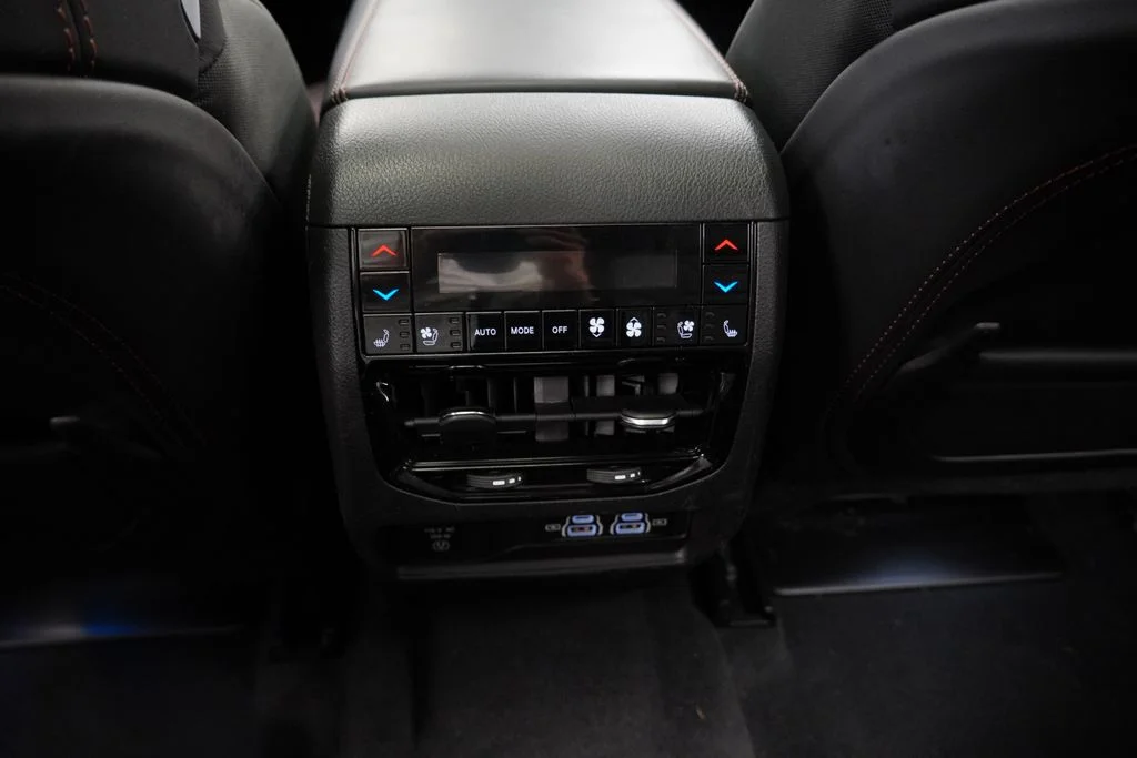 Used 2025 White Jeep Summit Reserve image 33