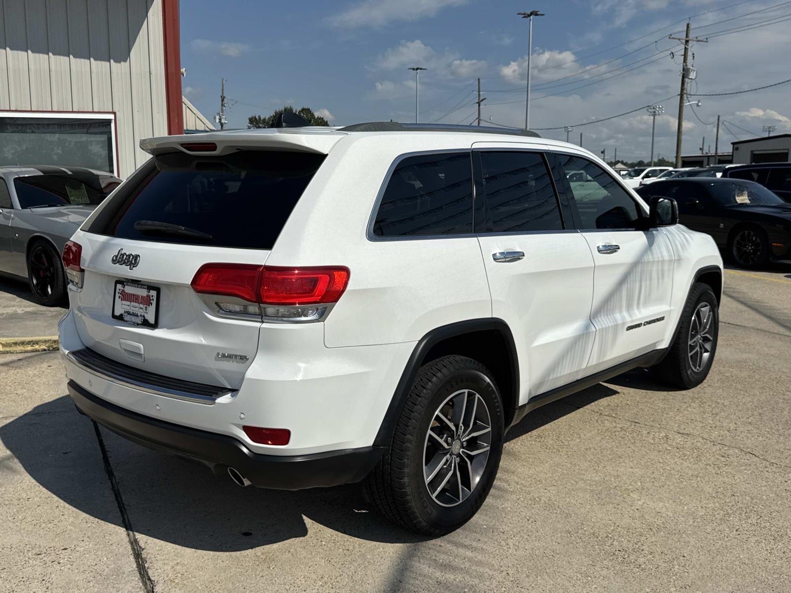 Used 2018 Bright White Clearcoat Jeep Limited image 7