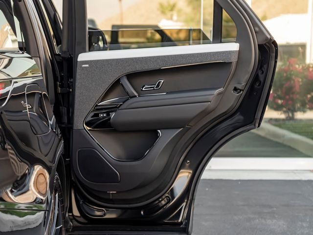 New 2026 Santorini Black Land Rover Dynamic SE image 26