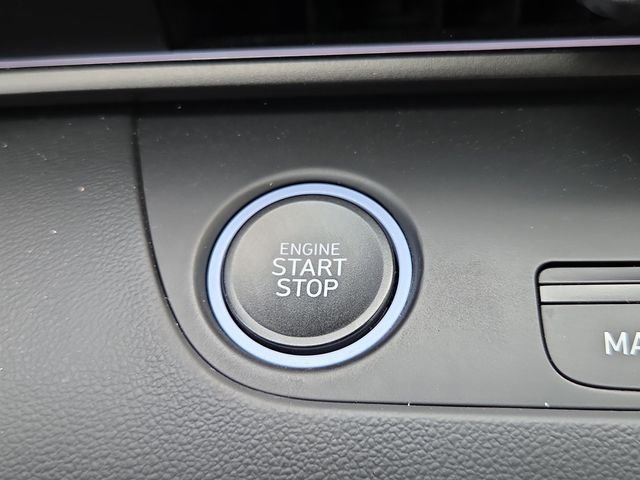 Used 2025 Blue Hyundai Base image 14