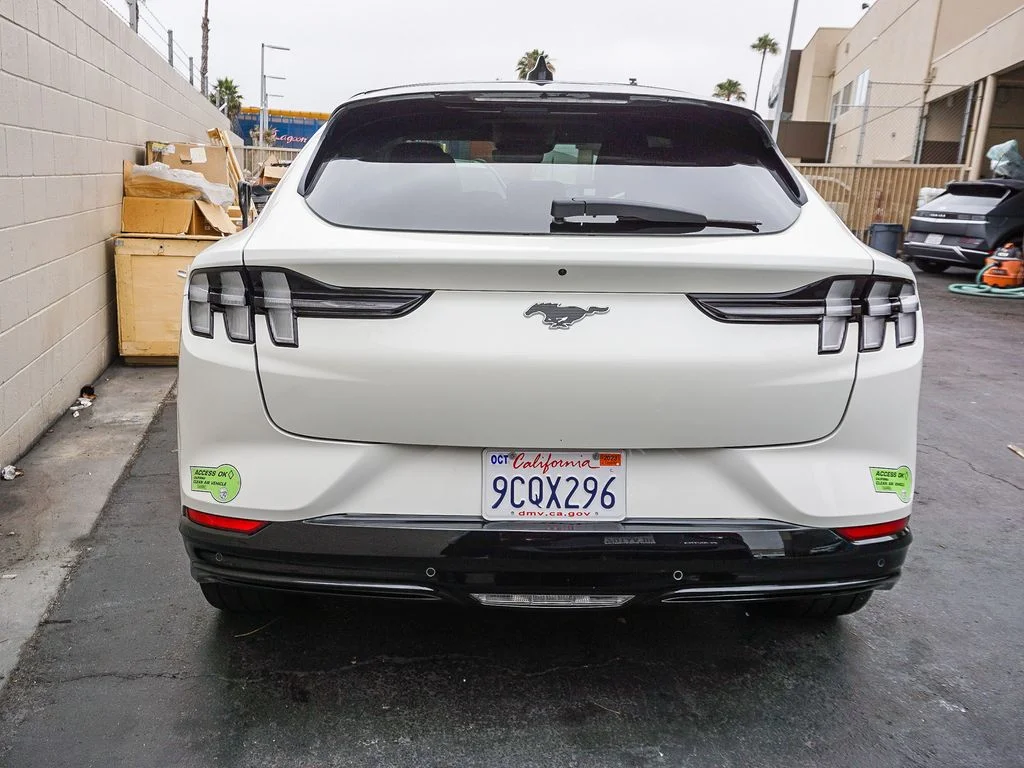 Used 2022 White Ford Premium image 6