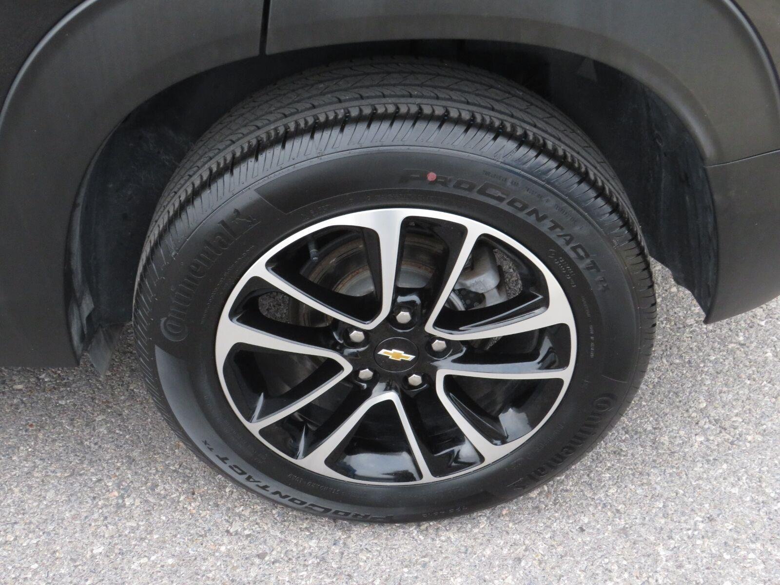Used 2024 Mosaic Black Metallic Chevrolet LT image 15